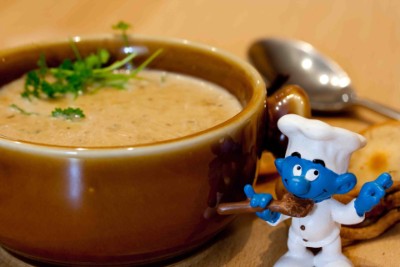 die Suppe ist lecker, auch wenn die Gesichtfarbe des Schlumpfes anderes vermuten läßt.